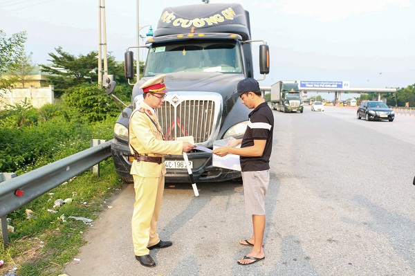 Tổng kiểm soát phương tiện lưu thông trên các tuyến cao tốc