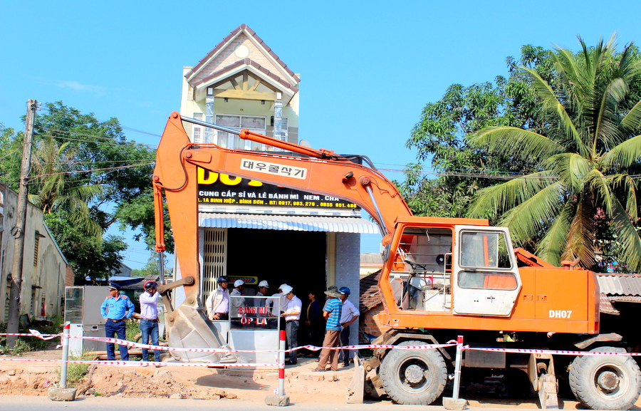 Bao giờ dự án nâng cấp, mở rộng Quốc lộ 1A đoạn qua tỉnh Quảng Ngãi hết vướng