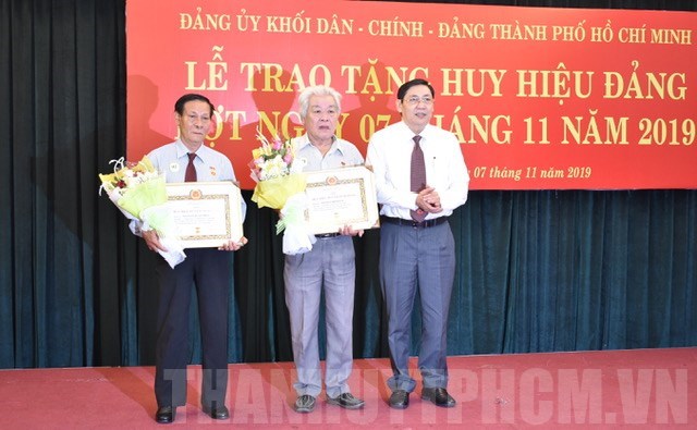 Đảng viên phải thật sự tiên phong, gương mẫu