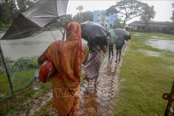 Bangladesh và Ấn Độ sơ tán hơn 2 triệu người tránh bão Bulbul