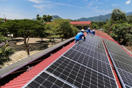 Cảnh báo khẩn về thiết bị điện mặt trời có đường lưỡi bò” phi pháp