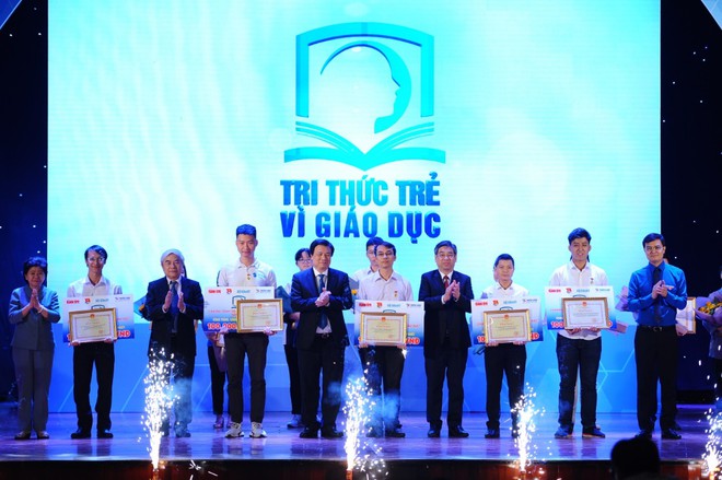 Vĩnh Phúc đoạt giải “Tri thức trẻ vì giáo dục”