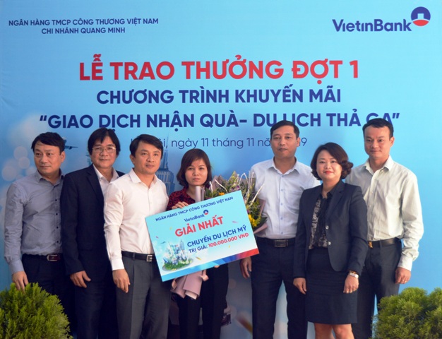 Trao thưởng chuyến du lịch Mỹ cho khách hàng VietinBank