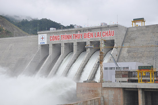 Lai Chau hydropower plant’s operation welcomes 12th Party Congress