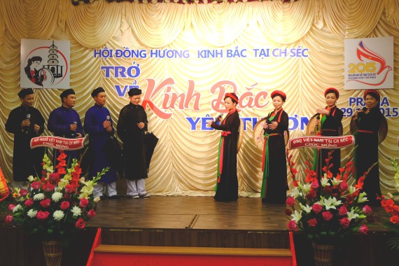 Vietnamese people preserve and promote Quan ho Bac Ninh folk songs in Czech Republic