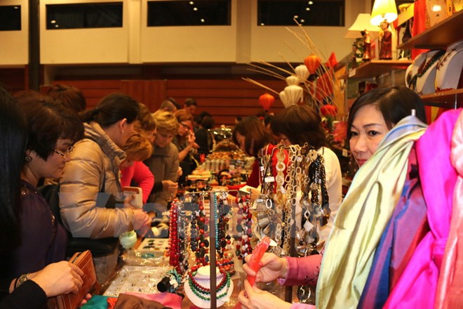 Vietnam joins Christmas fair in Prague