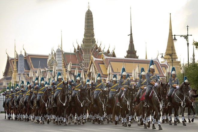 Thai people in festive mood on King’s birthday