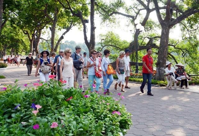 Almost 3 million foreign arrivals visit Hanoi