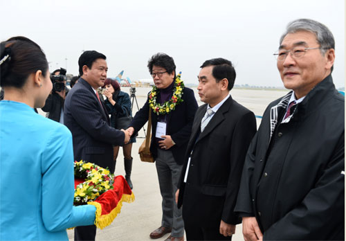 Vietnam Airlines welcomes the 160 millionth passenger