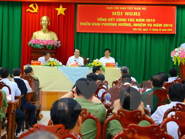 Deputy PM urges agricultural restructuring in southwest region