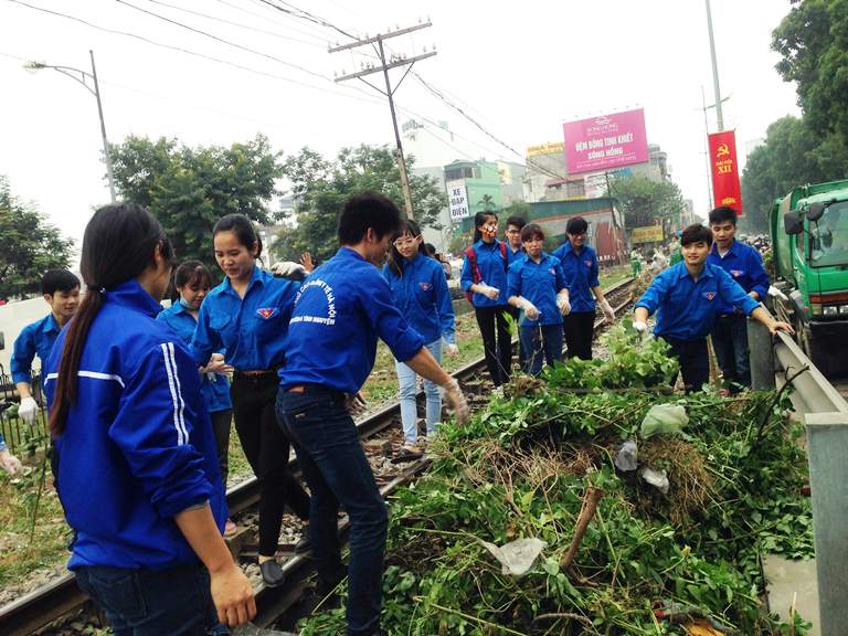 Capital’s young people carry out activities welcoming Party Congress
