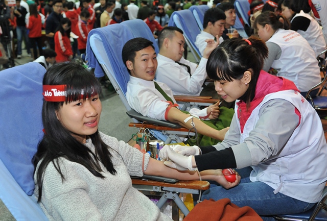 Thousands attend blood donation day