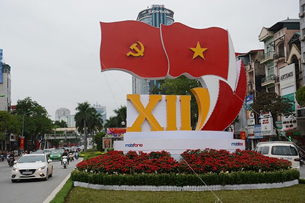 Hanoi radiantly decorated to welcome National Party Congress