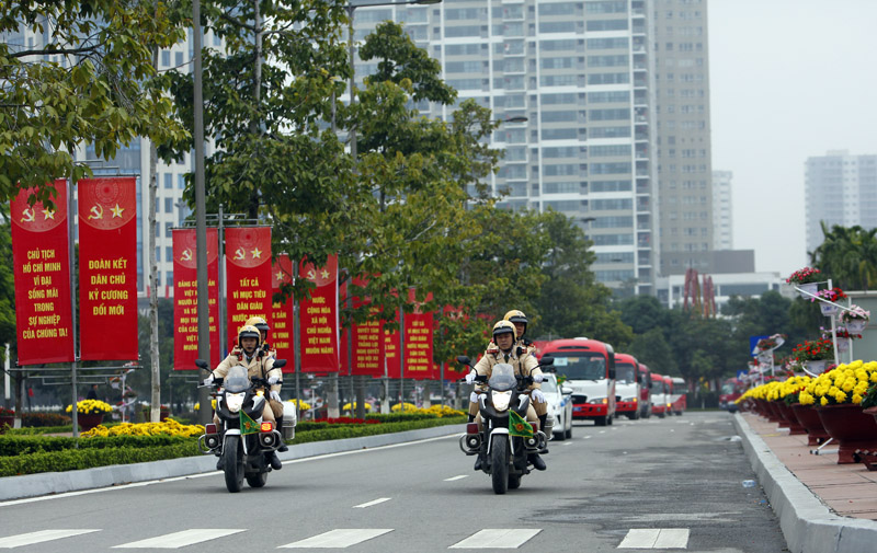 Hanoi police protect Party Congress security
