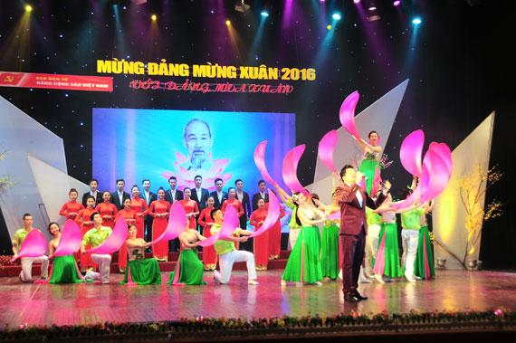 Art performance highlights trust in Party