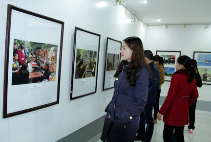 Photo exhibition about Communist Party of Vietnam held in Hai Phong