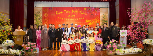 “Gathering Spring” festival of Overseas Vietnamese community in Korea welcomes 2016 Tet lunar new year