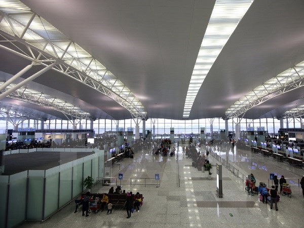 Over 53,000 people go through Noi Bai airport during four Tet days