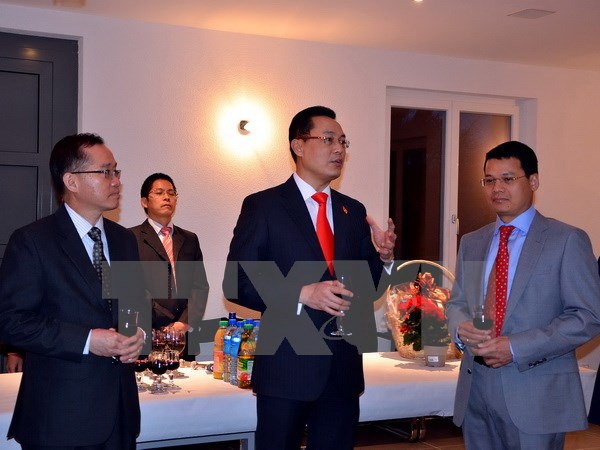 Vietnamese community in Switzerland looks toward homeland
