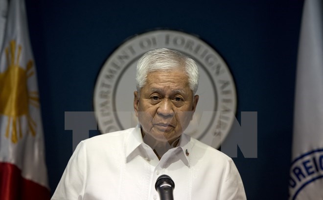Philippine foreign minister resigns