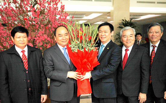 Enhancing advisory role for the Party in economic affairs