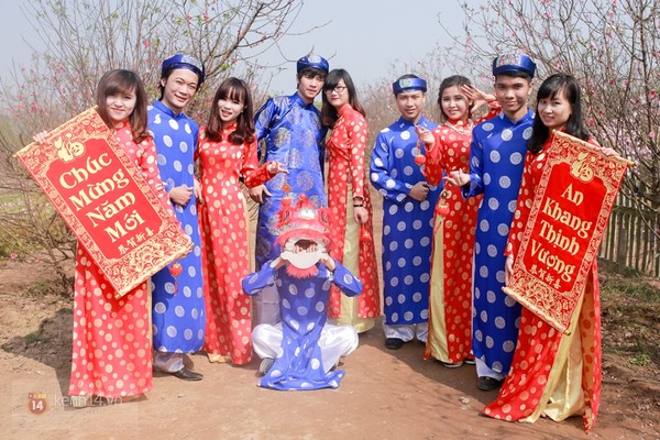 Spring covers Nhat Tan Flower Village