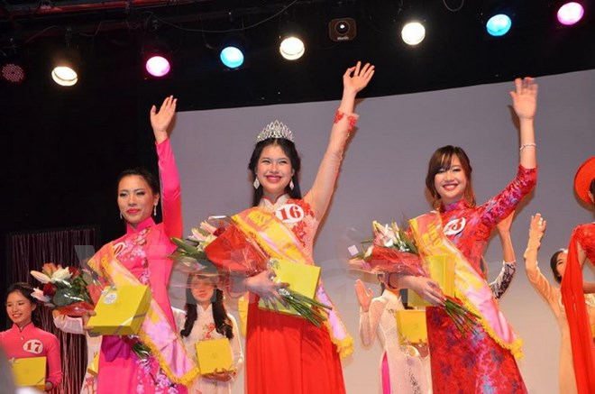 Beauty and talent of female Vietnamese students shine in France