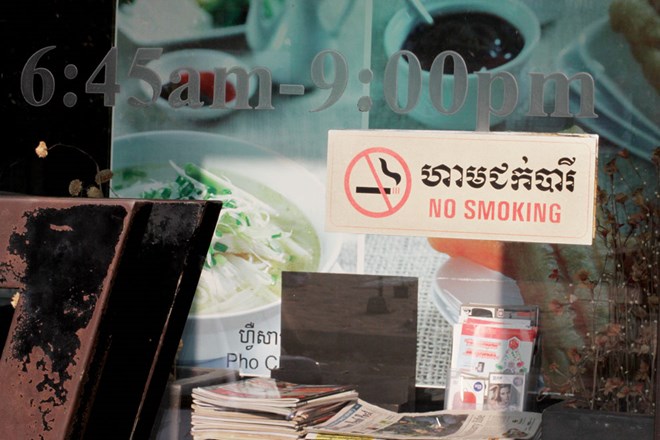 Cambodia bans smoking in public places