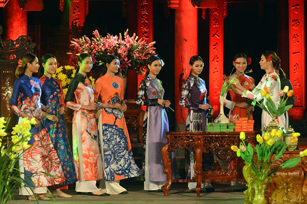 Ao dai Festival honours Vietnamese beauty