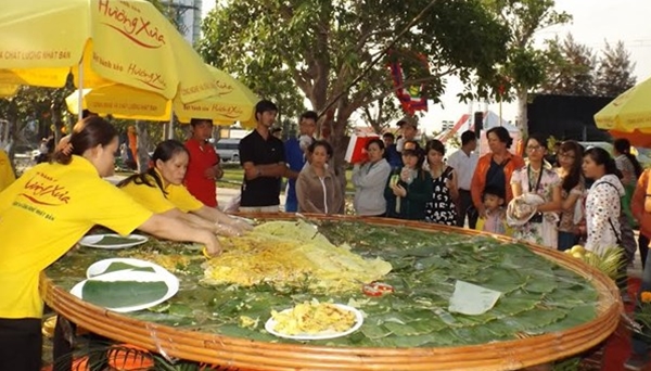Southern folklore cake festival in Can Tho