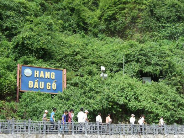 Quang Ninh temporarily suspends sightseeing in Dau Go cave