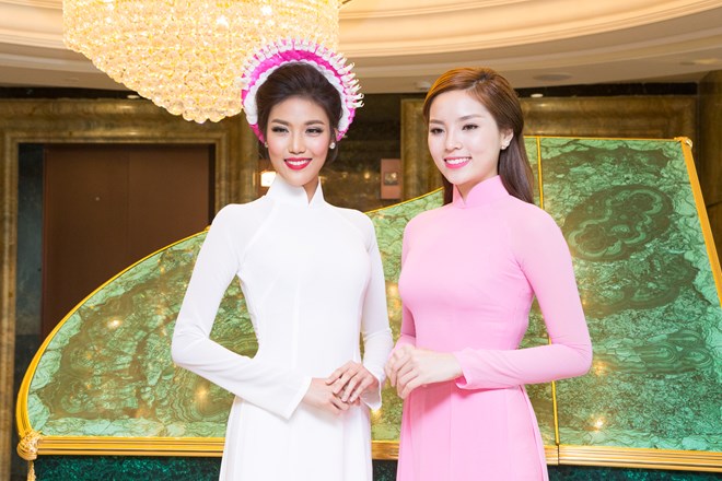 Lan Khue, Ky Duyen as Ao dai Ambassadors