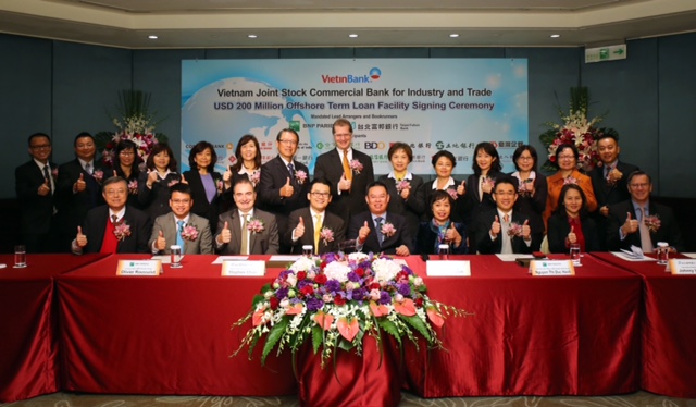 Vietinbank signs USD200 million loan with foreign partners