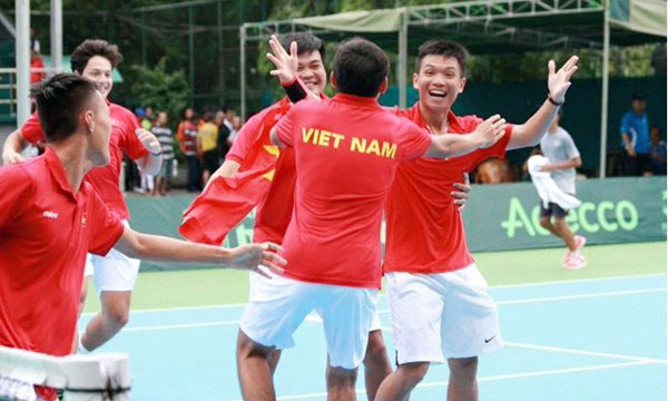 Vietnamese tennis players receive USD10,000 bonus