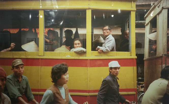 “Vietnam in the 80s” exhibition by French photographer in Hanoi