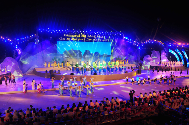 High-range fireworks display coming to Ha Long Carnival 2016