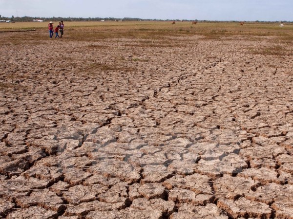 Cambodia proposes China continue discharging water