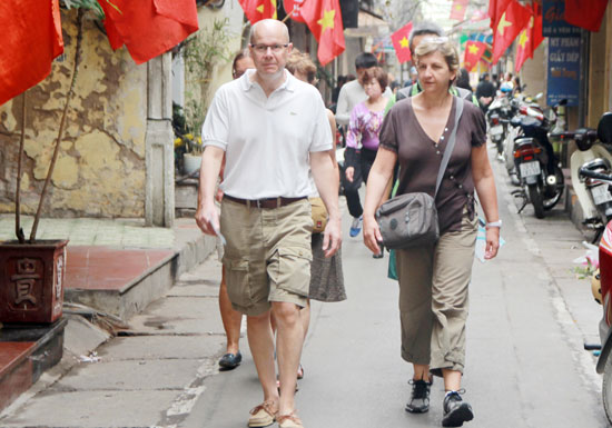 Foreign tourists to Hanoi rise 25