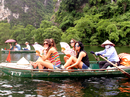 Foreign tourists to Vietnam in four months rise 17 8