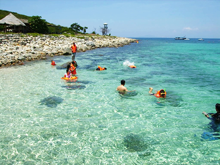Two additional provinces set up Departments of Tourism