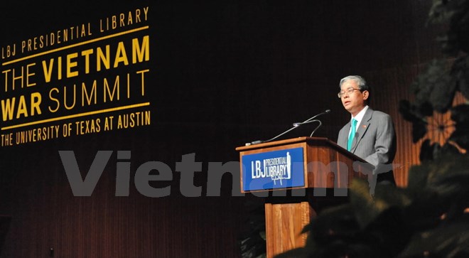 Vietnamese top diplomats meet Texas firms