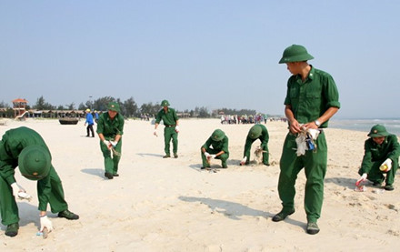 Over 1,000 young people clean up coastal environment