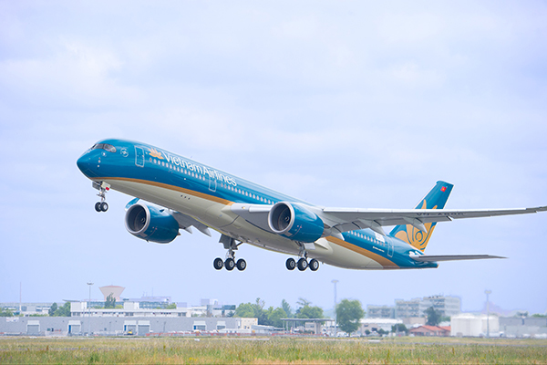 “Europe Dream in your hands” promotional program by Vietnam Airlines