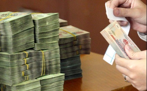 State budget overspending hits nearly VND54 trillion in four months