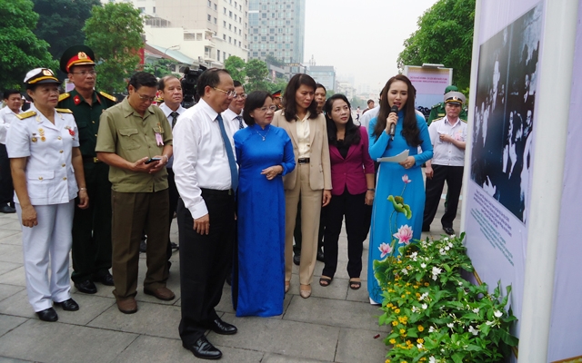 Photo exhibition on President Ho Chi Minh - Beloved leader of Vietnam