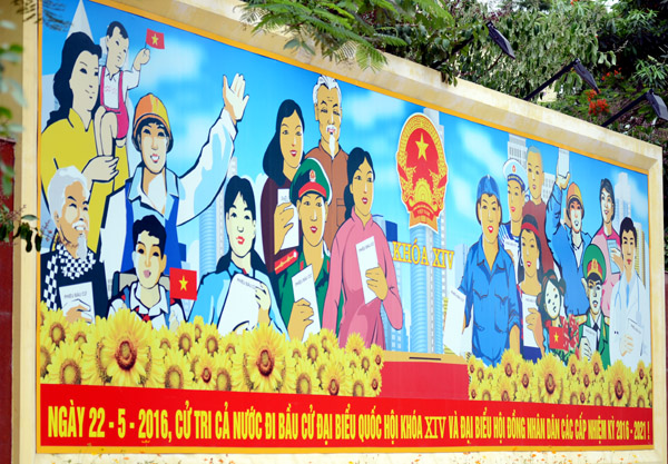 Hanoi streets decorated before the Election