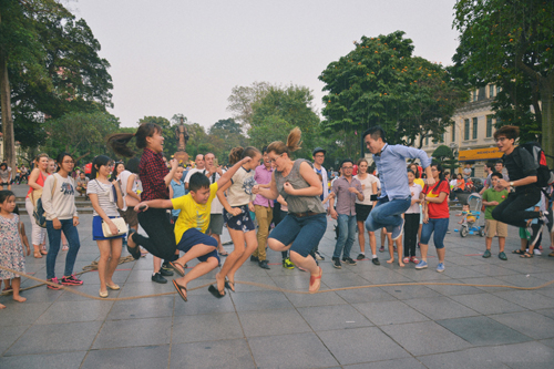 Folk games at Ly Thai To statute park