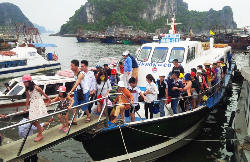 Quang Ninh welcomes 4 8 million tourists in five months
