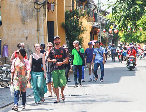 Five months Vietnam receives over four million foreign tourists
