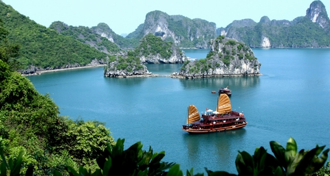 Quang Ninh announces establishment of Department of Tourism